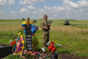 Пам'ятний знак встановлений на горі Карачун в честь загиблих українських військових