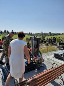 Вшанування пам'яті Олександра Павловича біля його могили