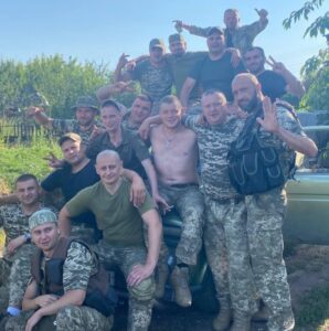 З побратимами