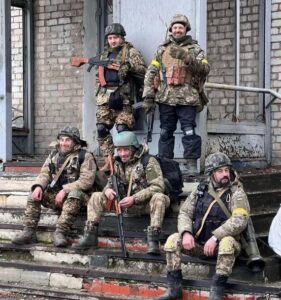 Фото. Разом з побратимами