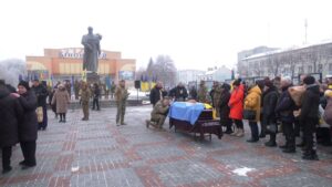 Фото. Прощання з Героєм на Майдані незалежності в Рівному 