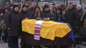 Фото. Прощання з Олександром На Майдані у Рівному