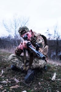 Навчання. Прицілення із зброї