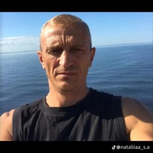 Гуковський Геннадій. На фоні моря