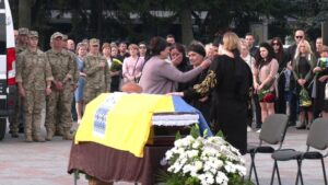 На майдані Незалежності прощалися і Героєм