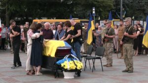 Рідні біля домовини