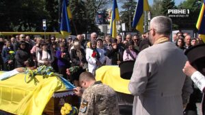 Церемонія прощання на Ьайдані