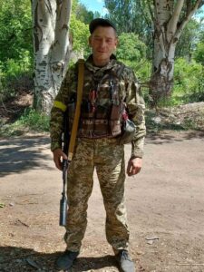 Стецівко у військовому на повний зріст