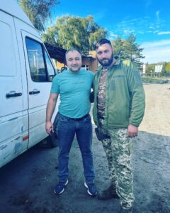 Дмитро з побратимом