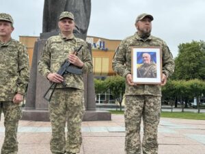 На Майдані церемонія прощання