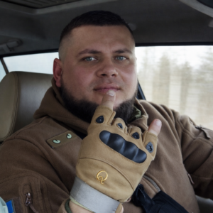 В машині