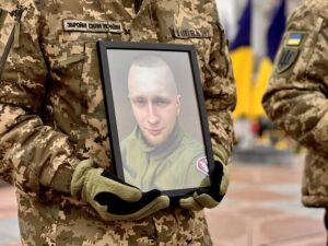 Портрет Дмитра у рукаї
