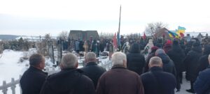 На кладовищі. Прощання