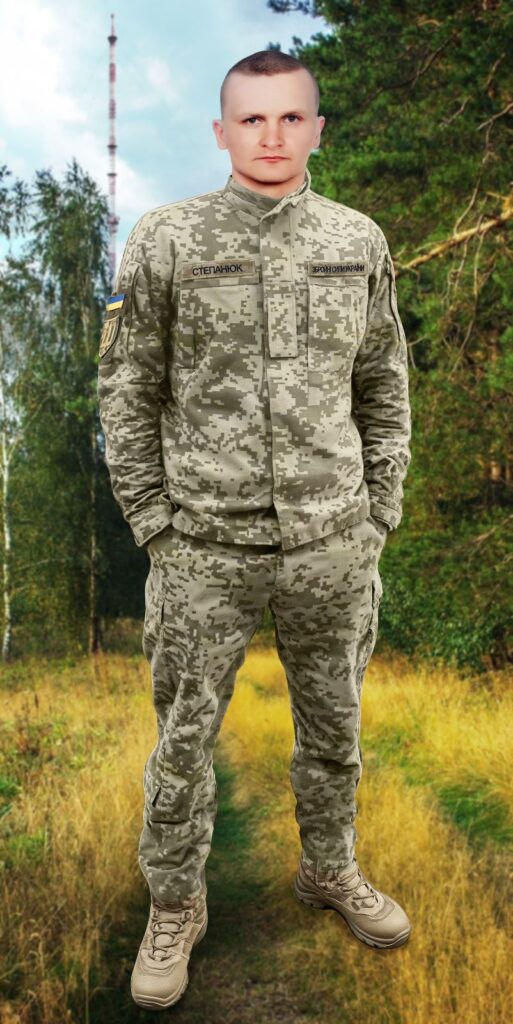 Микола у повний зріст