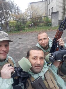 З побратимами