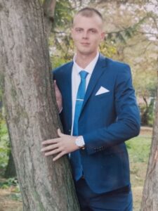 Леонід в юності, романтичний
