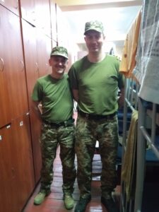 З побратимом