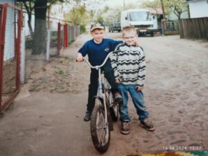 З дугом на велосипеді